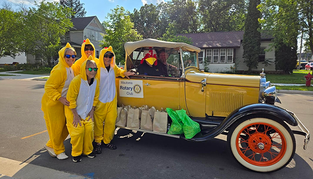 Wautoma Rotary Club volunteers with food donations